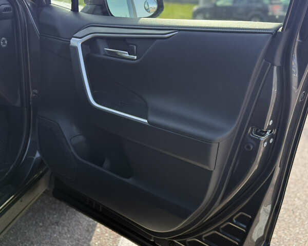 Серый Тойота РАВ 4, объемом двигателя 2.49 л и пробегом 16 тыс. км за 38300 $, фото 11 на Automoto.ua