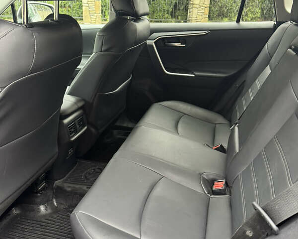 Сірий Тойота РАВ 4, об'ємом двигуна 2.49 л та пробігом 14 тис. км за 38500 $, фото 7 на Automoto.ua