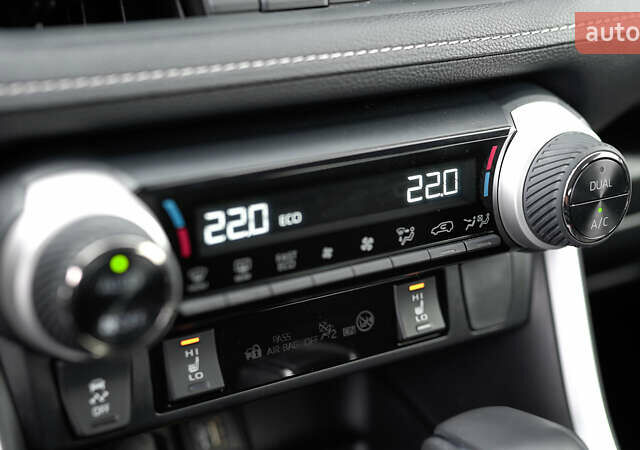 Серый Тойота РАВ 4, объемом двигателя 2.49 л и пробегом 7 тыс. км за 39697 $, фото 26 на Automoto.ua