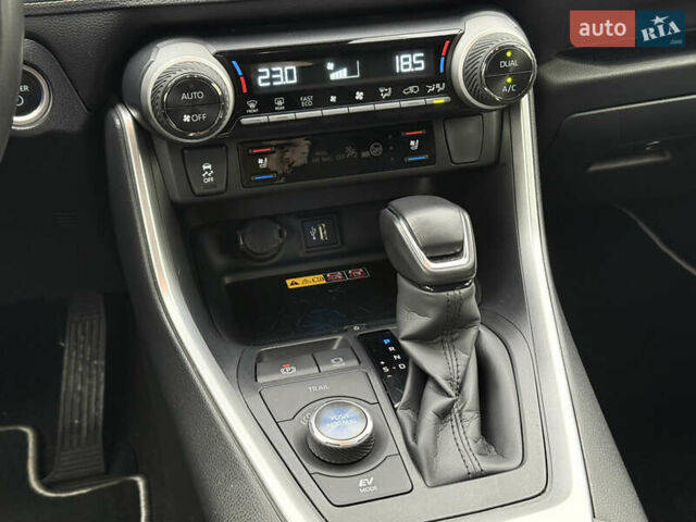 Серый Тойота РАВ 4, объемом двигателя 2.49 л и пробегом 12 тыс. км за 44900 $, фото 15 на Automoto.ua