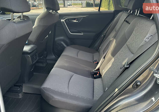 Сірий Тойота РАВ 4, об'ємом двигуна 2.5 л та пробігом 30 тис. км за 38500 $, фото 6 на Automoto.ua