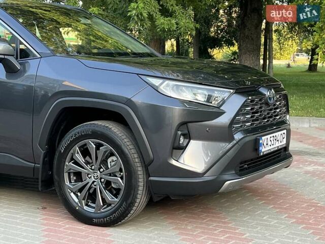 Сірий Тойота РАВ 4, об'ємом двигуна 2.49 л та пробігом 12 тис. км за 41999 $, фото 7 на Automoto.ua