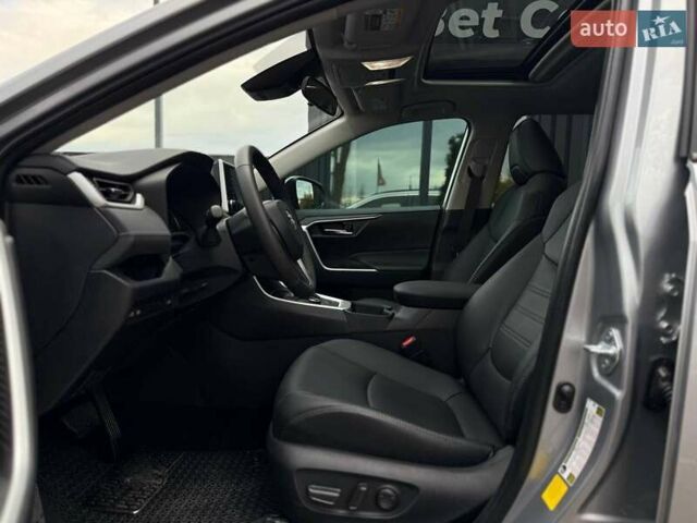 Сірий Тойота РАВ 4, об'ємом двигуна 2.49 л та пробігом 19 тис. км за 39000 $, фото 16 на Automoto.ua