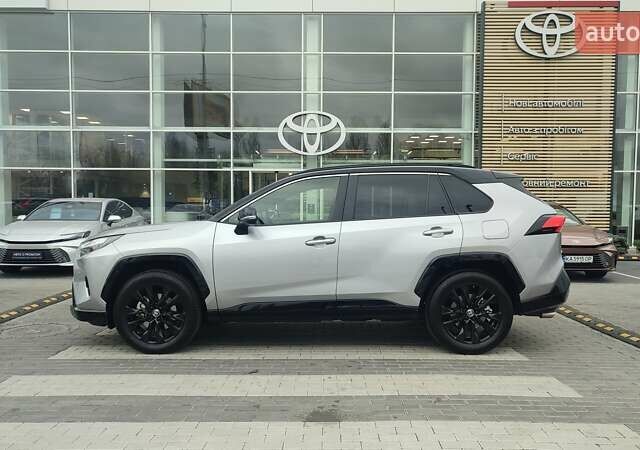 Сірий Тойота РАВ 4, об'ємом двигуна 2.49 л та пробігом 26 тис. км за 41895 $, фото 2 на Automoto.ua