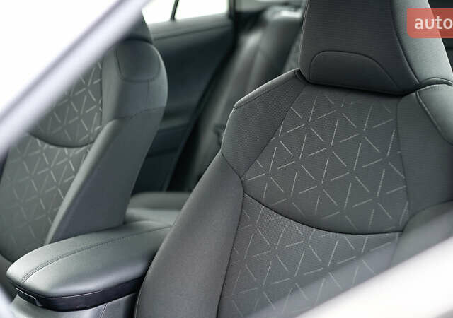 Серый Тойота РАВ 4, объемом двигателя 2.49 л и пробегом 7 тыс. км за 39697 $, фото 15 на Automoto.ua