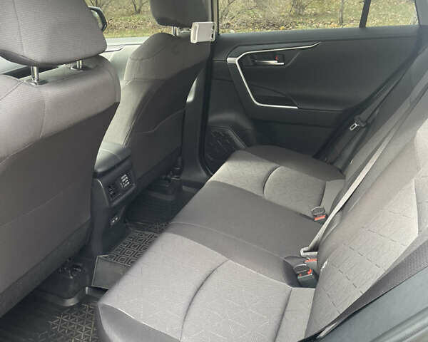 Сірий Тойота РАВ 4, об'ємом двигуна 2.49 л та пробігом 3 тис. км за 39500 $, фото 8 на Automoto.ua