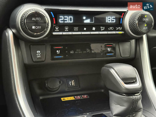 Серый Тойота РАВ 4, объемом двигателя 2.49 л и пробегом 12 тыс. км за 44900 $, фото 16 на Automoto.ua