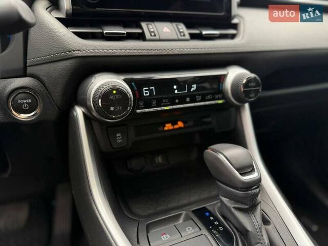 Сірий Тойота РАВ 4, об'ємом двигуна 2.49 л та пробігом 19 тис. км за 39000 $, фото 15 на Automoto.ua