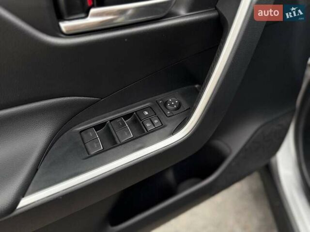 Сірий Тойота РАВ 4, об'ємом двигуна 2.49 л та пробігом 19 тис. км за 39000 $, фото 9 на Automoto.ua