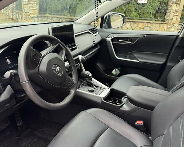 Сірий Тойота РАВ 4, об'ємом двигуна 2.49 л та пробігом 14 тис. км за 38500 $, фото 8 на Automoto.ua