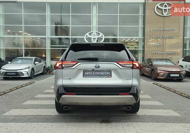 Сірий Тойота РАВ 4, об'ємом двигуна 2.49 л та пробігом 26 тис. км за 41895 $, фото 3 на Automoto.ua