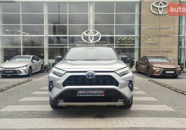 Сірий Тойота РАВ 4, об'ємом двигуна 2.49 л та пробігом 26 тис. км за 41895 $, фото 4 на Automoto.ua