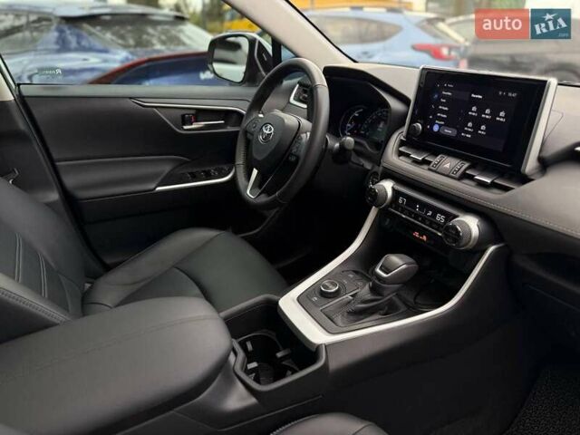 Сірий Тойота РАВ 4, об'ємом двигуна 2.49 л та пробігом 19 тис. км за 39000 $, фото 14 на Automoto.ua