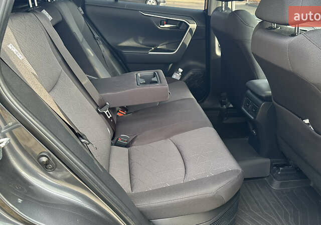 Сірий Тойота РАВ 4, об'ємом двигуна 2.5 л та пробігом 30 тис. км за 38500 $, фото 7 на Automoto.ua