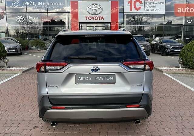 Сірий Тойота РАВ 4, об'ємом двигуна 2.49 л та пробігом 1 тис. км за 48700 $, фото 3 на Automoto.ua