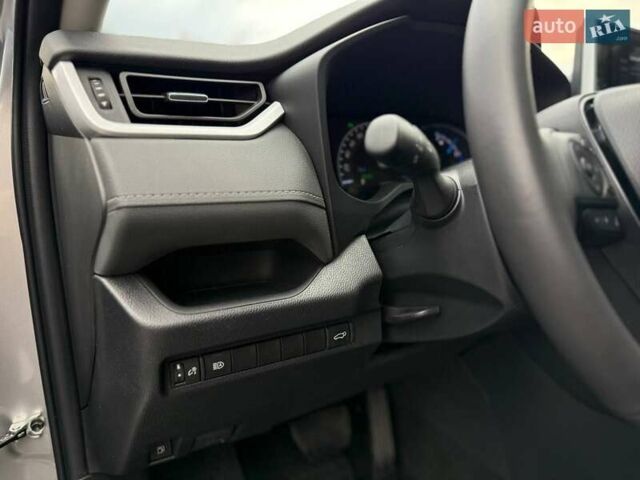 Сірий Тойота РАВ 4, об'ємом двигуна 2.49 л та пробігом 19 тис. км за 39000 $, фото 19 на Automoto.ua