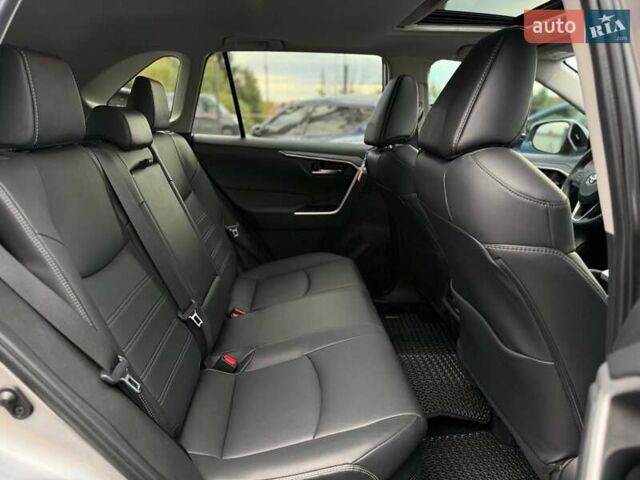 Сірий Тойота РАВ 4, об'ємом двигуна 2.49 л та пробігом 19 тис. км за 39000 $, фото 22 на Automoto.ua