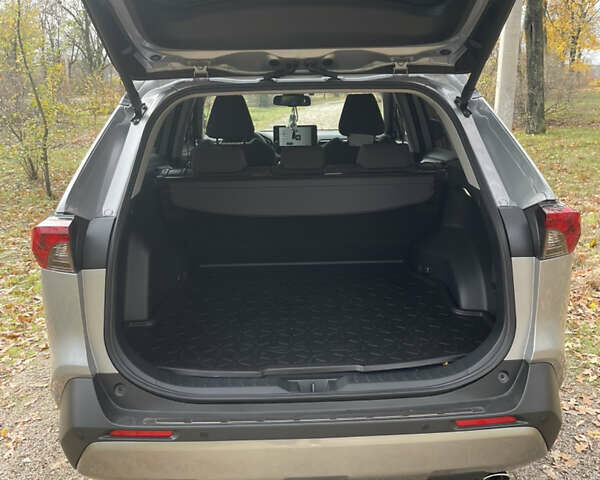 Сірий Тойота РАВ 4, об'ємом двигуна 2.49 л та пробігом 3 тис. км за 39500 $, фото 9 на Automoto.ua