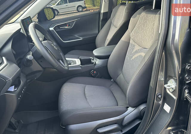 Сірий Тойота РАВ 4, об'ємом двигуна 2.5 л та пробігом 30 тис. км за 38500 $, фото 5 на Automoto.ua