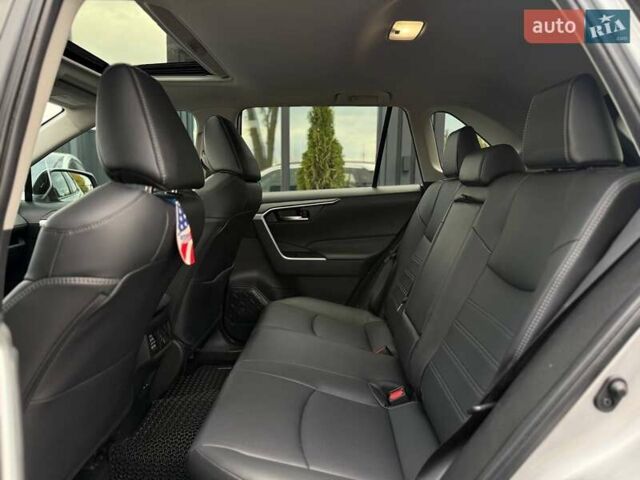 Сірий Тойота РАВ 4, об'ємом двигуна 2.49 л та пробігом 19 тис. км за 39000 $, фото 21 на Automoto.ua