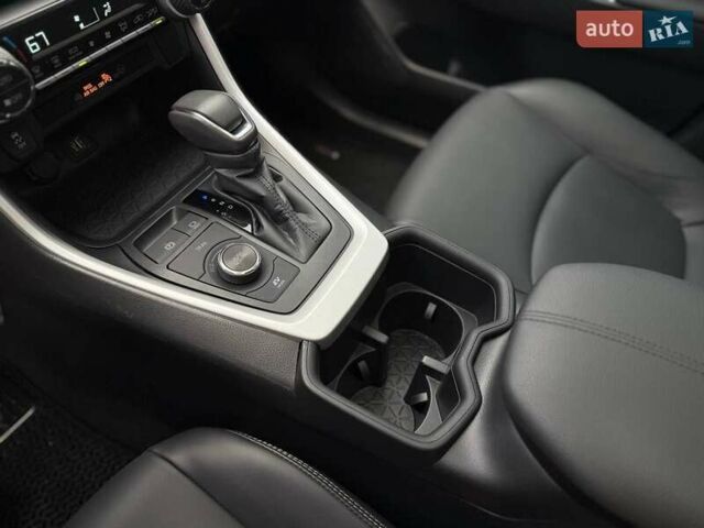 Сірий Тойота РАВ 4, об'ємом двигуна 2.49 л та пробігом 19 тис. км за 39000 $, фото 17 на Automoto.ua