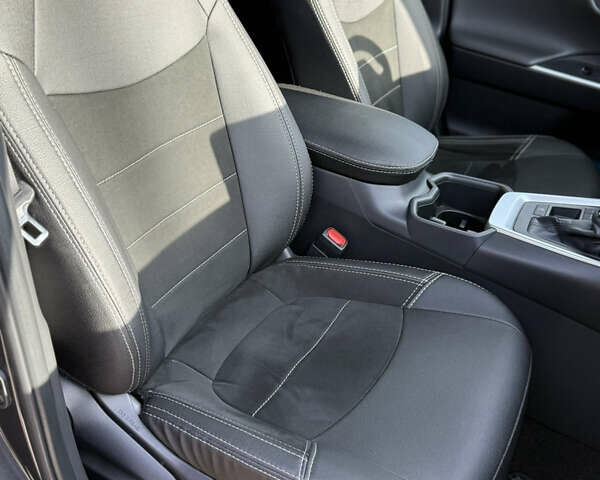 Серый Тойота РАВ 4, объемом двигателя 2.49 л и пробегом 16 тыс. км за 38300 $, фото 9 на Automoto.ua