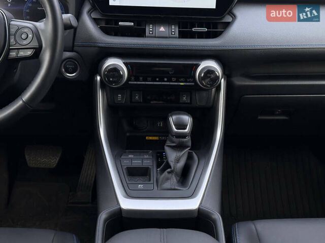 Сірий Тойота РАВ 4, об'ємом двигуна 2.49 л та пробігом 7 тис. км за 43900 $, фото 6 на Automoto.ua
