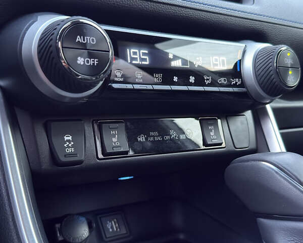 Сірий Тойота РАВ 4, об'ємом двигуна 2.5 л та пробігом 24 тис. км за 42000 $, фото 20 на Automoto.ua