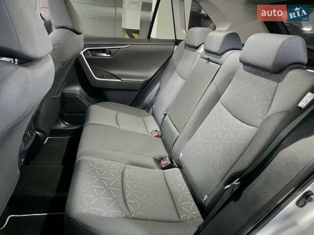 Сірий Тойота РАВ 4, об'ємом двигуна 2.49 л та пробігом 14 тис. км за 36500 $, фото 25 на Automoto.ua