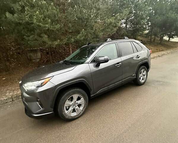 Серый Тойота РАВ 4, объемом двигателя 2.49 л и пробегом 3 тыс. км за 37200 $, фото 4 на Automoto.ua