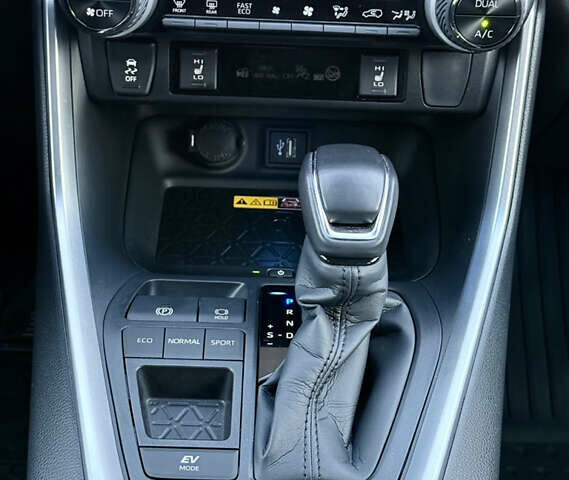 Сірий Тойота РАВ 4, об'ємом двигуна 2.5 л та пробігом 24 тис. км за 42000 $, фото 21 на Automoto.ua