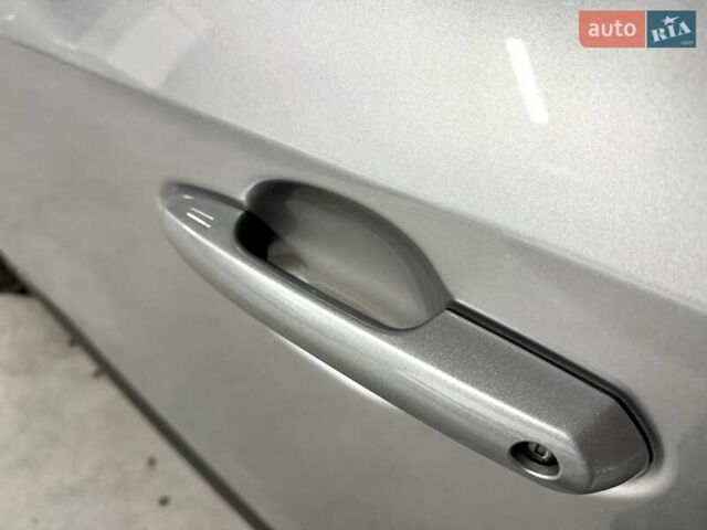 Сірий Тойота РАВ 4, об'ємом двигуна 2.49 л та пробігом 14 тис. км за 36500 $, фото 2 на Automoto.ua