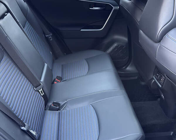 Сірий Тойота РАВ 4, об'ємом двигуна 2.5 л та пробігом 24 тис. км за 42000 $, фото 11 на Automoto.ua