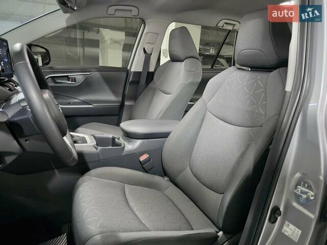 Сірий Тойота РАВ 4, об'ємом двигуна 2.49 л та пробігом 14 тис. км за 36500 $, фото 20 на Automoto.ua