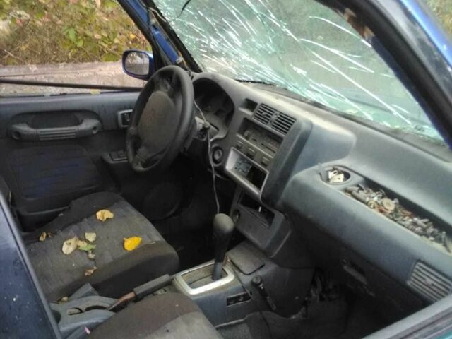 Синій Тойота РАВ 4, об'ємом двигуна 2 л та пробігом 480 тис. км за 1300 $, фото 3 на Automoto.ua