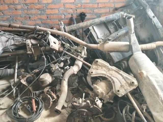 Синий Тойота РАВ 4, объемом двигателя 0 л и пробегом 299 тыс. км за 1000 $, фото 4 на Automoto.ua