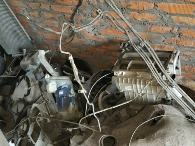 Синий Тойота РАВ 4, объемом двигателя 0 л и пробегом 299 тыс. км за 1000 $, фото 5 на Automoto.ua