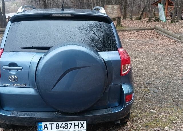 Синий Тойота РАВ 4, объемом двигателя 2.2 л и пробегом 290 тыс. км за 9600 $, фото 3 на Automoto.ua