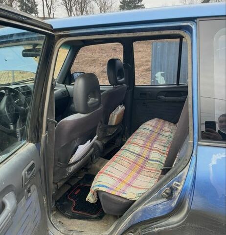 Синий Тойота РАВ 4, объемом двигателя 2 л и пробегом 420 тыс. км за 2600 $, фото 7 на Automoto.ua