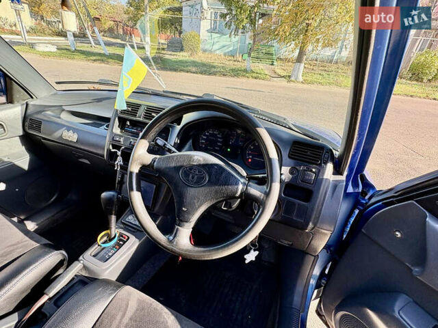 Синий Тойота РАВ 4, объемом двигателя 2 л и пробегом 437 тыс. км за 4999 $, фото 10 на Automoto.ua