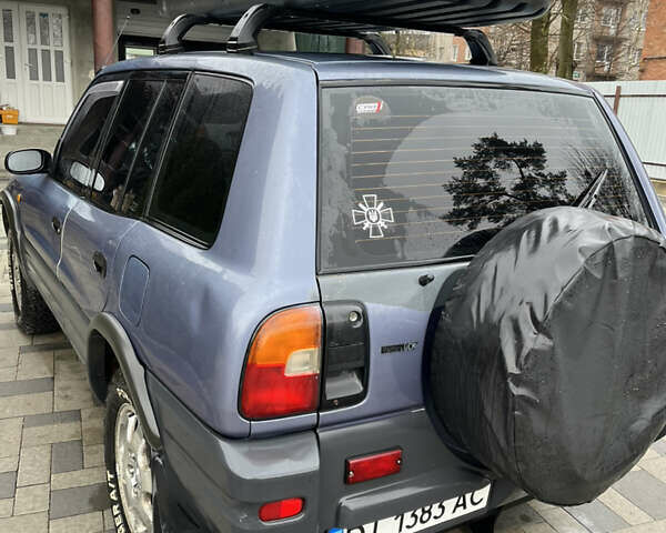 Синий Тойота РАВ 4, объемом двигателя 2 л и пробегом 288 тыс. км за 5350 $, фото 3 на Automoto.ua