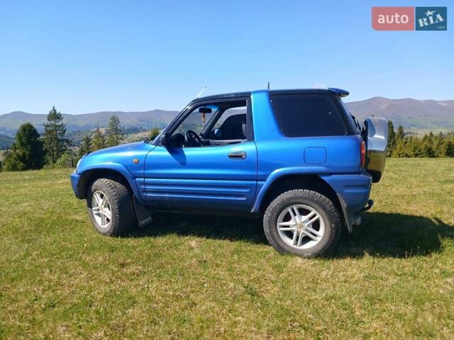 Синий Тойота РАВ 4, объемом двигателя 2 л и пробегом 337 тыс. км за 5300 $, фото 3 на Automoto.ua