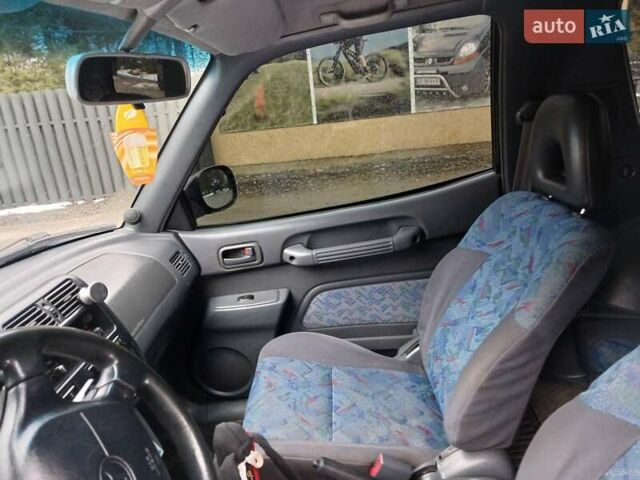 Синий Тойота РАВ 4, объемом двигателя 2 л и пробегом 337 тыс. км за 5300 $, фото 6 на Automoto.ua