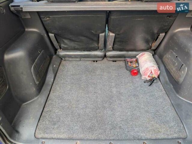 Синий Тойота РАВ 4, объемом двигателя 2 л и пробегом 286 тыс. км за 4500 $, фото 8 на Automoto.ua