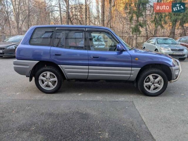 Синий Тойота РАВ 4, объемом двигателя 2 л и пробегом 286 тыс. км за 4500 $, фото 5 на Automoto.ua