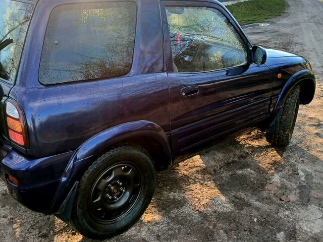 Синій Тойота РАВ 4, об'ємом двигуна 2 л та пробігом 270 тис. км за 3500 $, фото 2 на Automoto.ua