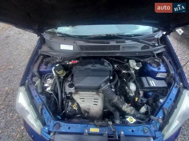 Синий Тойота РАВ 4, объемом двигателя 2 л и пробегом 330 тыс. км за 6499 $, фото 10 на Automoto.ua