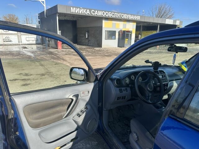 Синий Тойота РАВ 4, объемом двигателя 2 л и пробегом 2 тыс. км за 3600 $, фото 5 на Automoto.ua