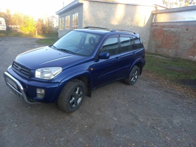 Синий Тойота РАВ 4, объемом двигателя 2 л и пробегом 330 тыс. км за 6500 $, фото 1 на Automoto.ua