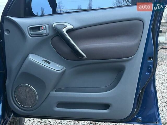 Синий Тойота РАВ 4, объемом двигателя 2 л и пробегом 242 тыс. км за 6700 $, фото 31 на Automoto.ua